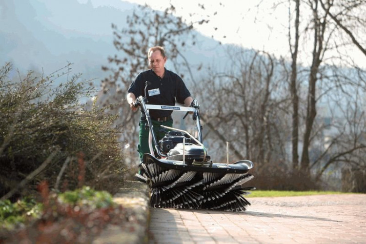 Подметально-уборочная машина TIELBUERGER TK48 Professional HYDRO (B&S 850 IC)