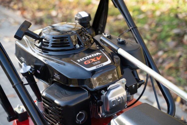 Подметально-уборочная машина TIELBUERGER TK48 Professional HYDRO (B&S 850 IC)