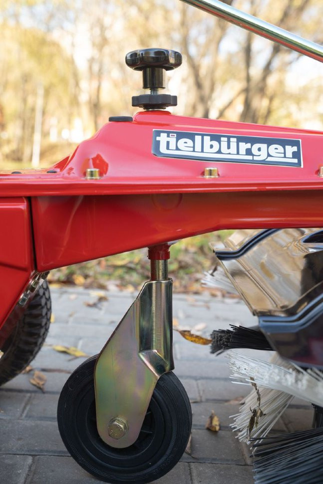Аккумуляторная подметально-уборочная машина TIELBUERGER TK17E (двигатель Briggs&Stratton 82V)