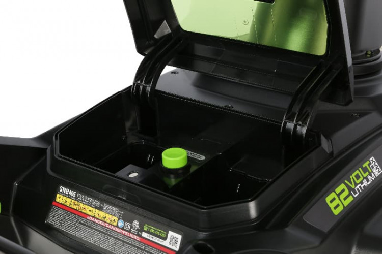 Снегоуборщик аккумуляторный Greenworks Арт. 2602507, 82V, 56 см, бесщеточный, без АКБ и ЗУ