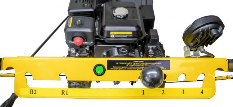 Снегоуборщик бензиновый Huter SGC 4000B